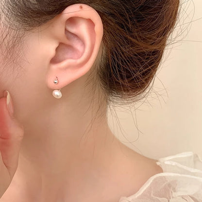Classic Pearl Earring with Timeless Appeal