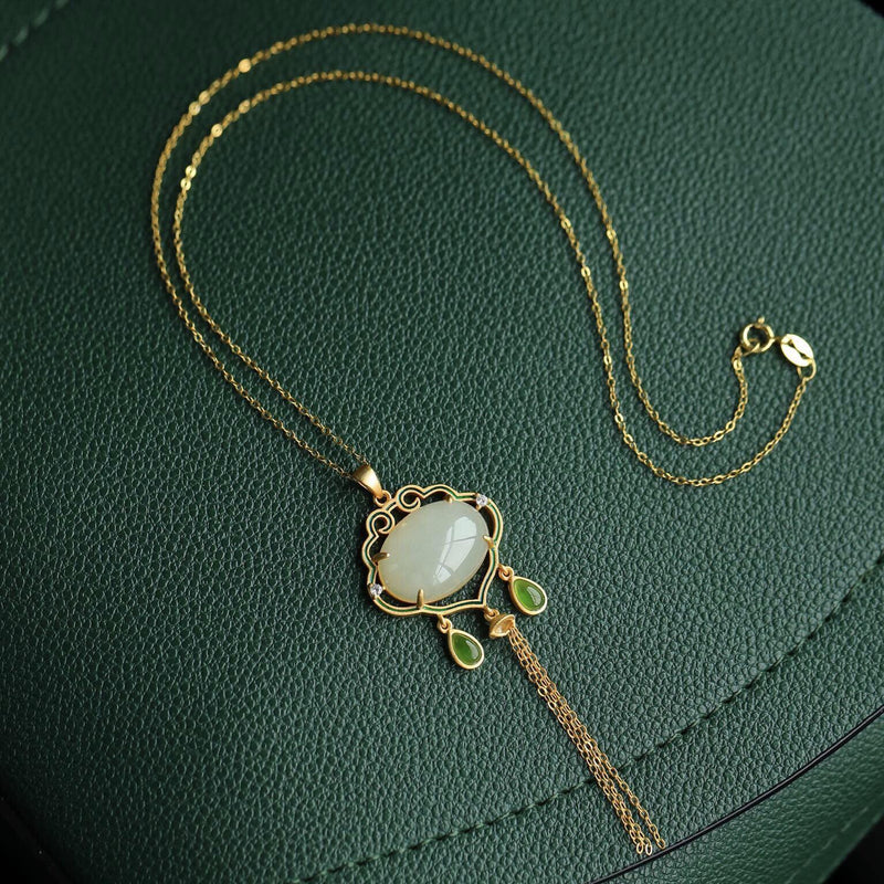 Beautiful Gold Necklace with Unique Style