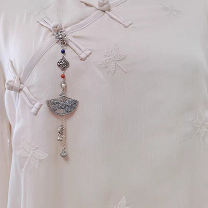 Charming Silver Pendant for Any Occasion