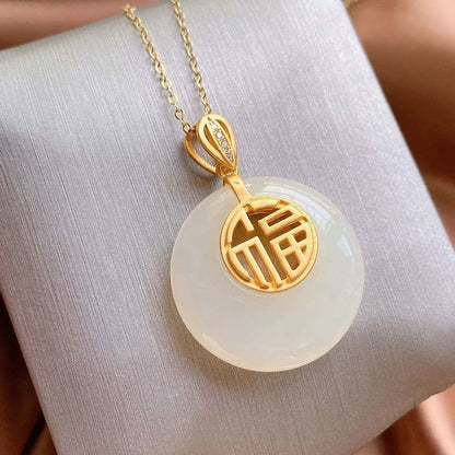Beautiful Gold Necklace with Unique Style
