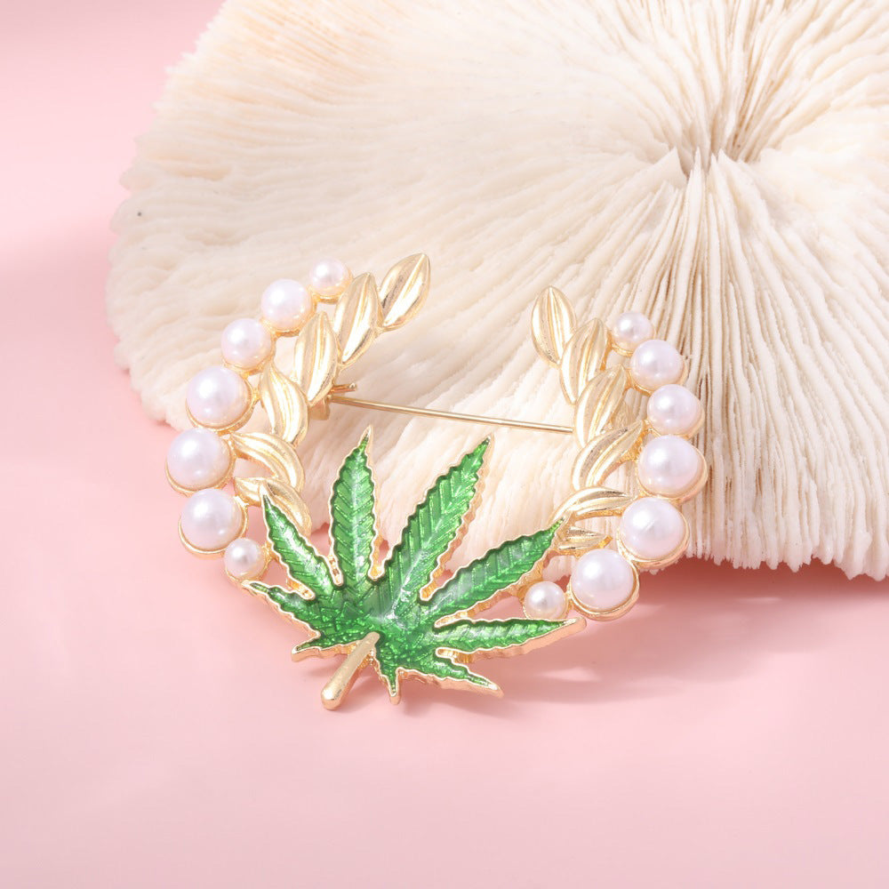 Classic Pearl Piece with Timeless Appeal