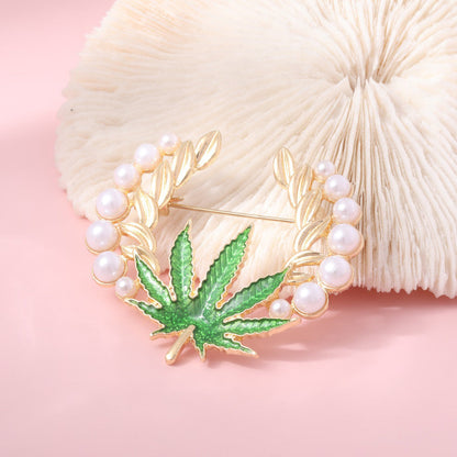 Classic Pearl Piece with Timeless Appeal