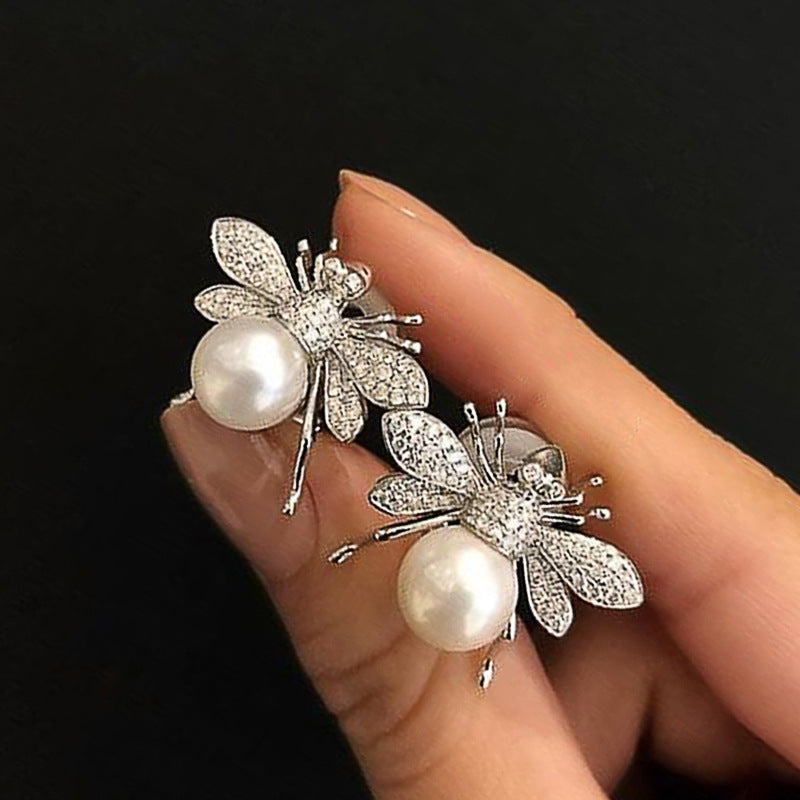 Romantic Pearl Earring for Special Moments