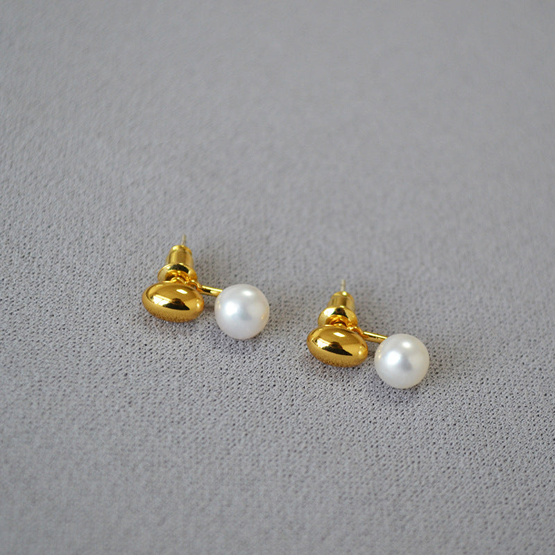 Beautiful Gold Earring with Unique Style