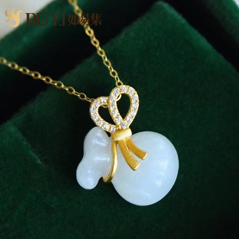 Romantic Silver Necklace for Special Moments