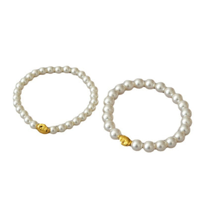 Classic Gold Bracelet with Timeless Appeal