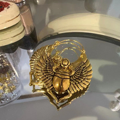 Charming Gold Earring for Any Occasion