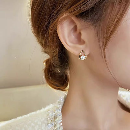 Romantic Pearl Earring for Special Moments