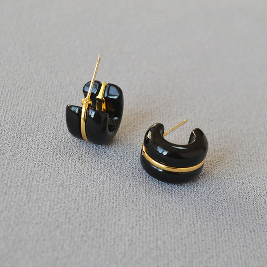 Charming Gold Earring for Any Occasion