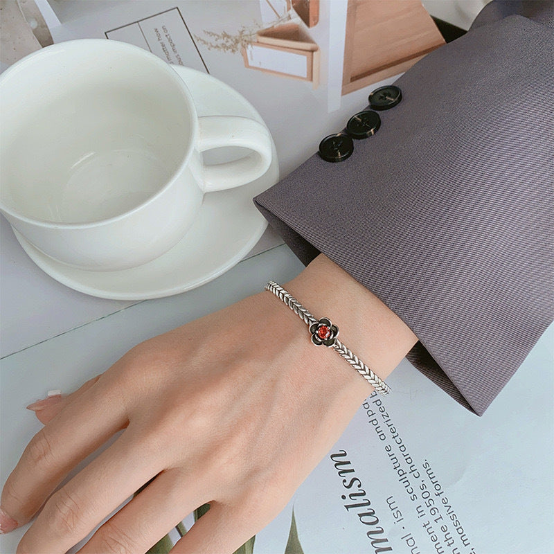 Beautiful Silver Bracelet with Unique Style