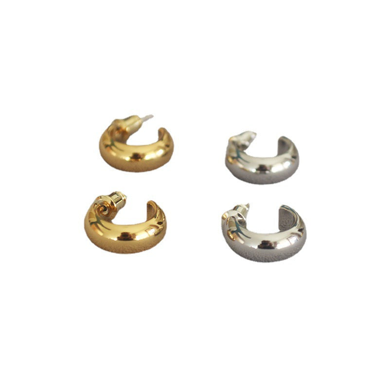 Romantic Gold Earring for Special Moments