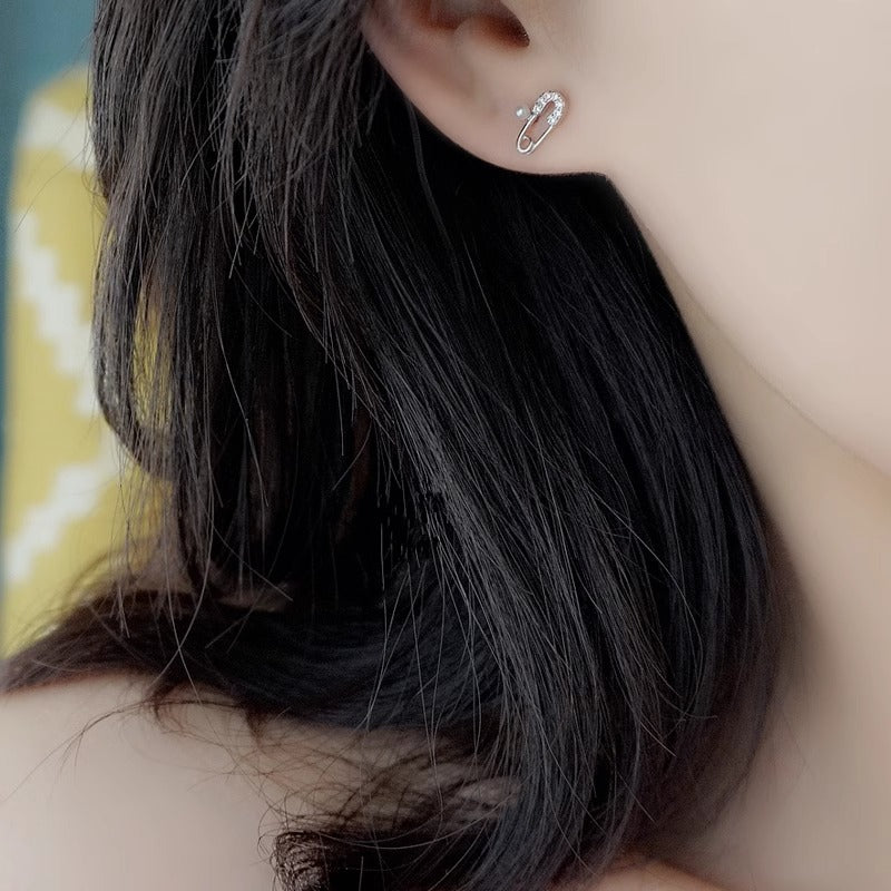 Classic Pearl Earring with Timeless Appeal