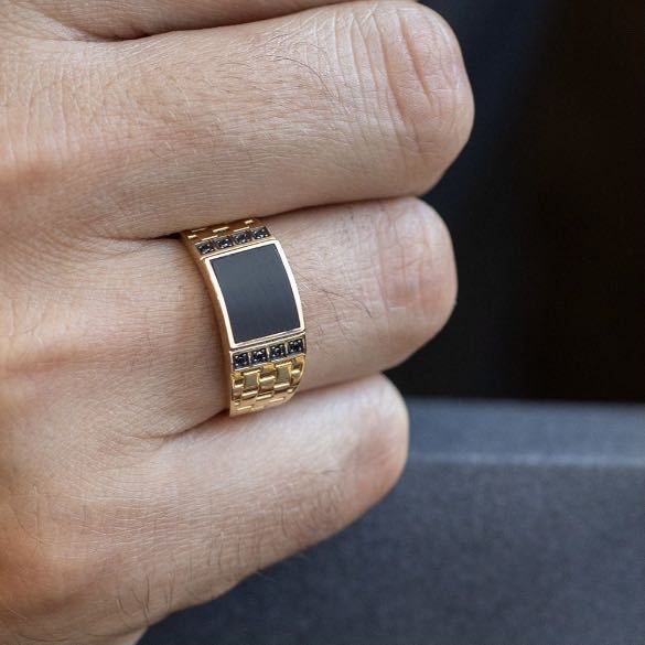 Beautiful Gold Ring with Unique Style