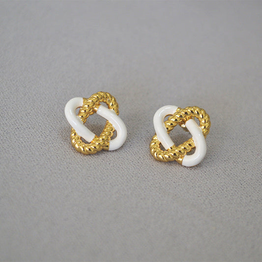 Charming Silver Earring for Any Occasion