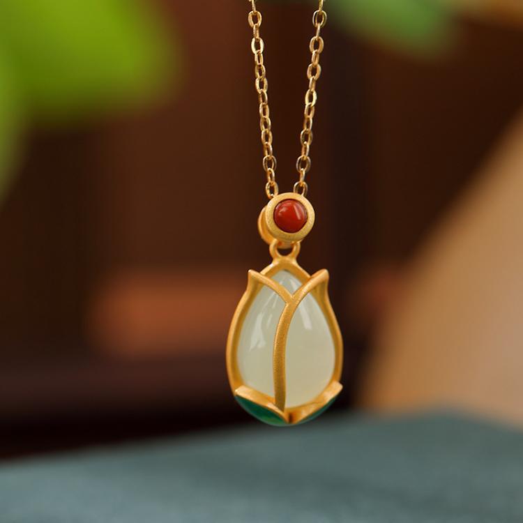 Beautiful Gold Set with Unique Style