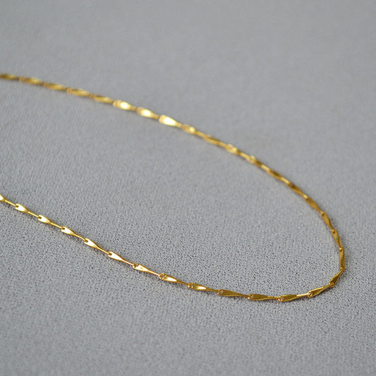Romantic Gold Necklace for Special Moments