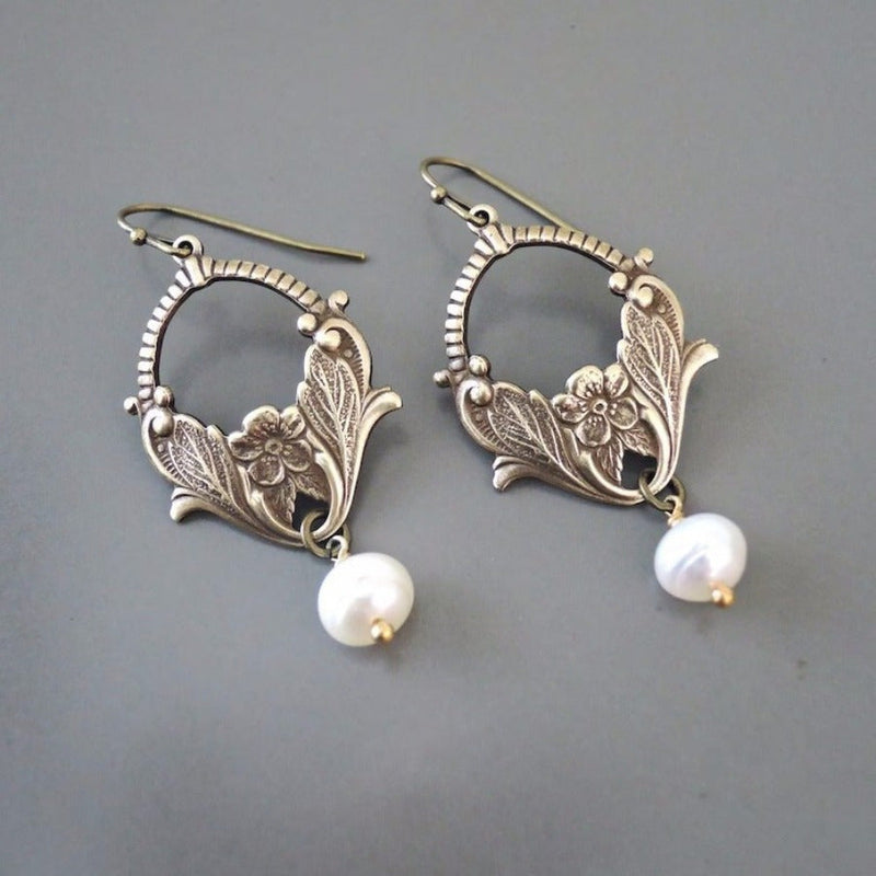 Charming Pearl Earring for Any Occasion