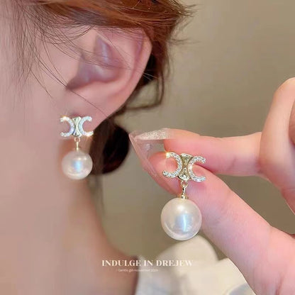 Romantic Pearl Earring for Special Moments