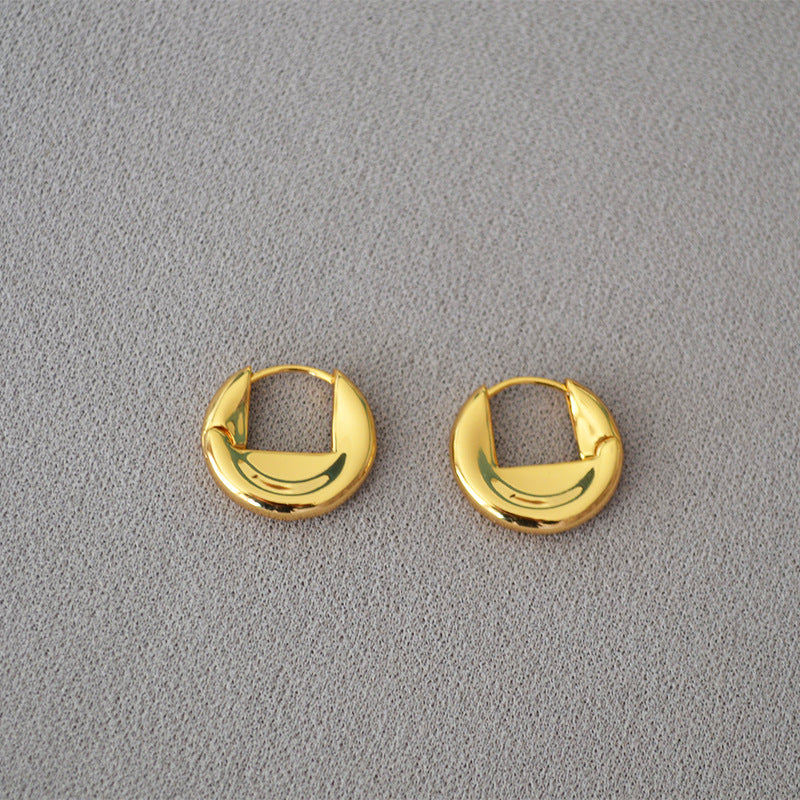 Beautiful Gold Earring with Unique Style