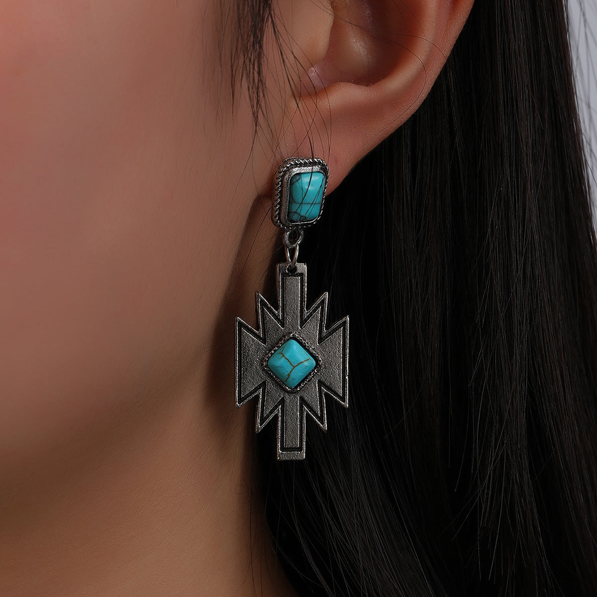 Charming Earring for Any Occasion