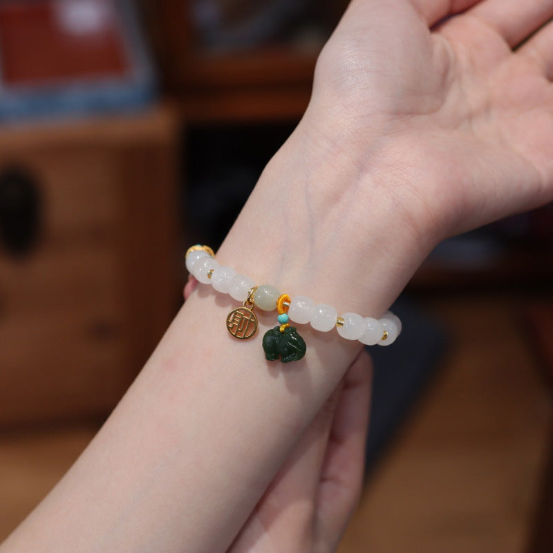 Charming Gold Bracelet for Any Occasion