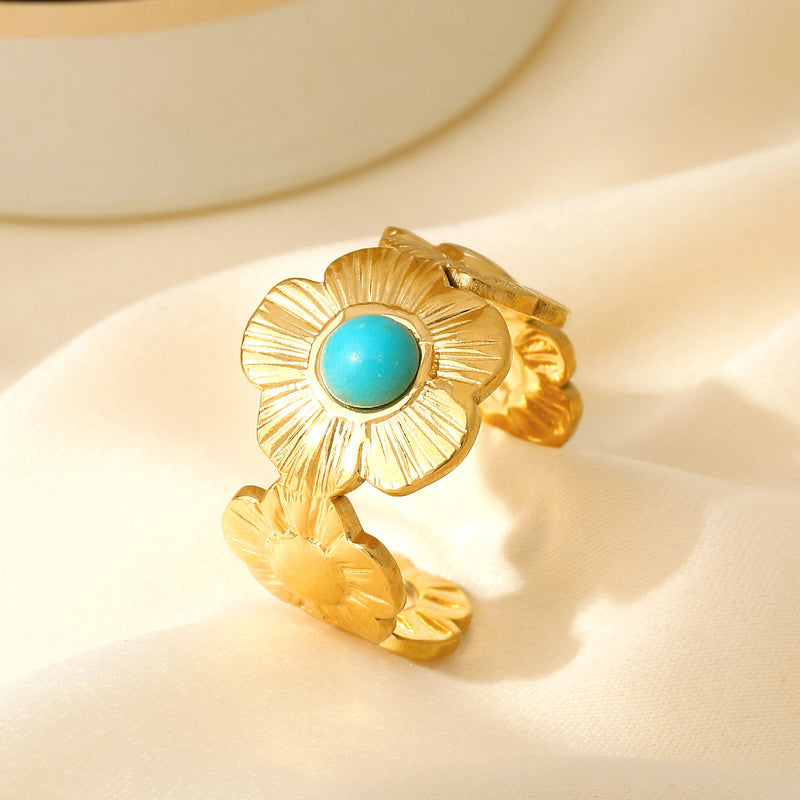 Romantic Gold Bracelet for Special Moments
