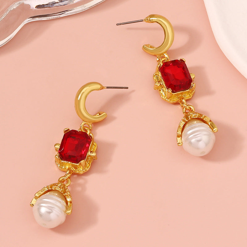 Romantic Pearl Earring for Special Moments