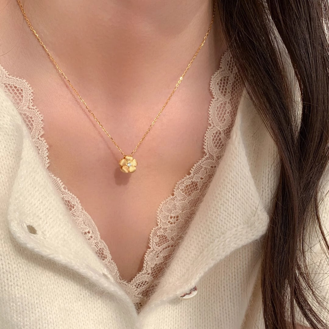 Elegant Gold Necklace for Every Occasion