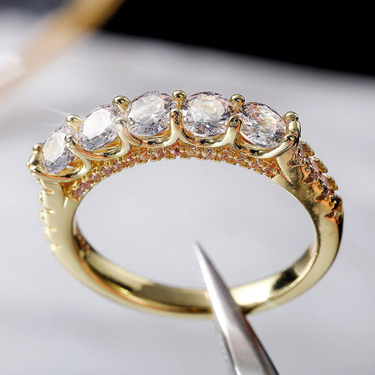 Charming Gold Bracelet for Any Occasion