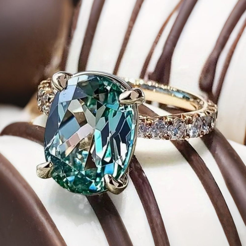 Classic Gold Ring with Timeless Appeal
