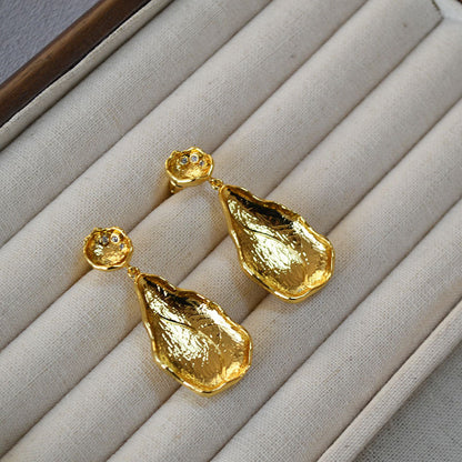 Beautiful Gold Earring with Unique Style