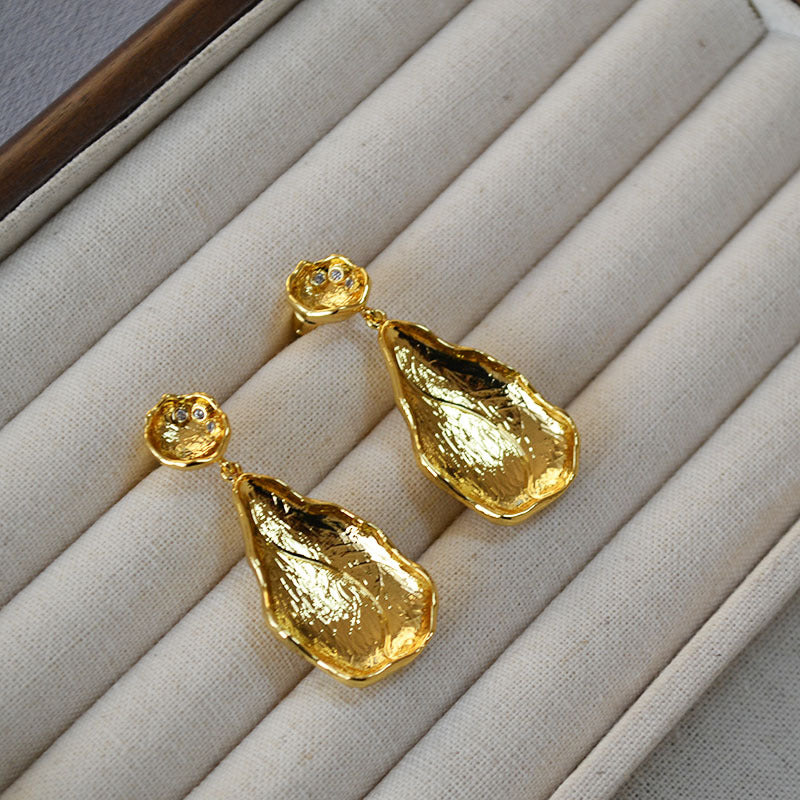 Beautiful Gold Earring with Unique Style