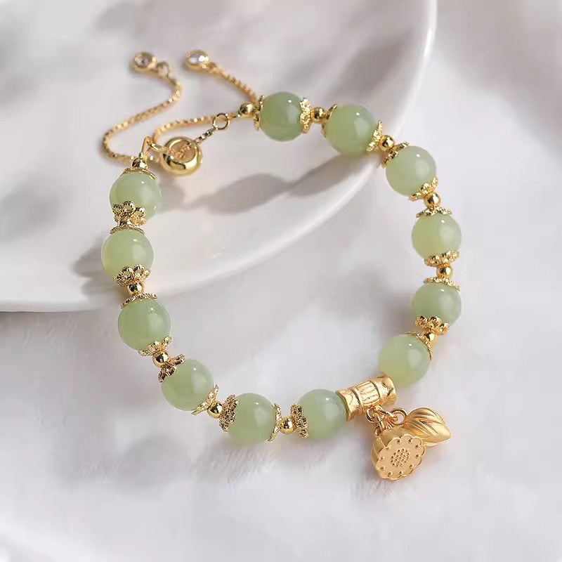 Classic Silver Bracelet with Timeless Appeal