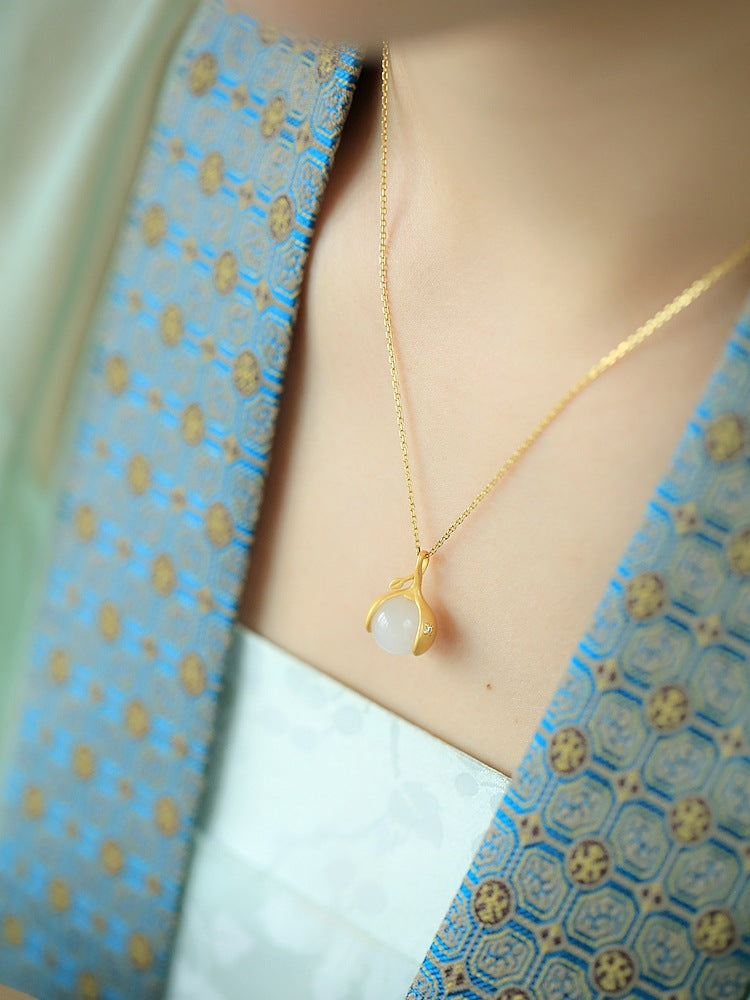 Beautiful Gold Necklace with Unique Style