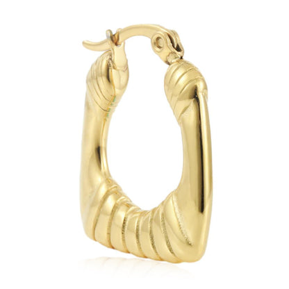 Classic Gold Earring with Timeless Appeal