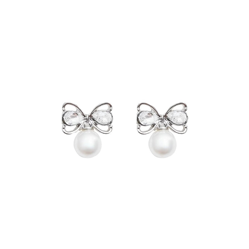 Classic Pearl Earring with Timeless Appeal