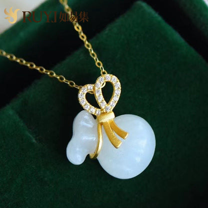 Romantic Silver Necklace for Special Moments