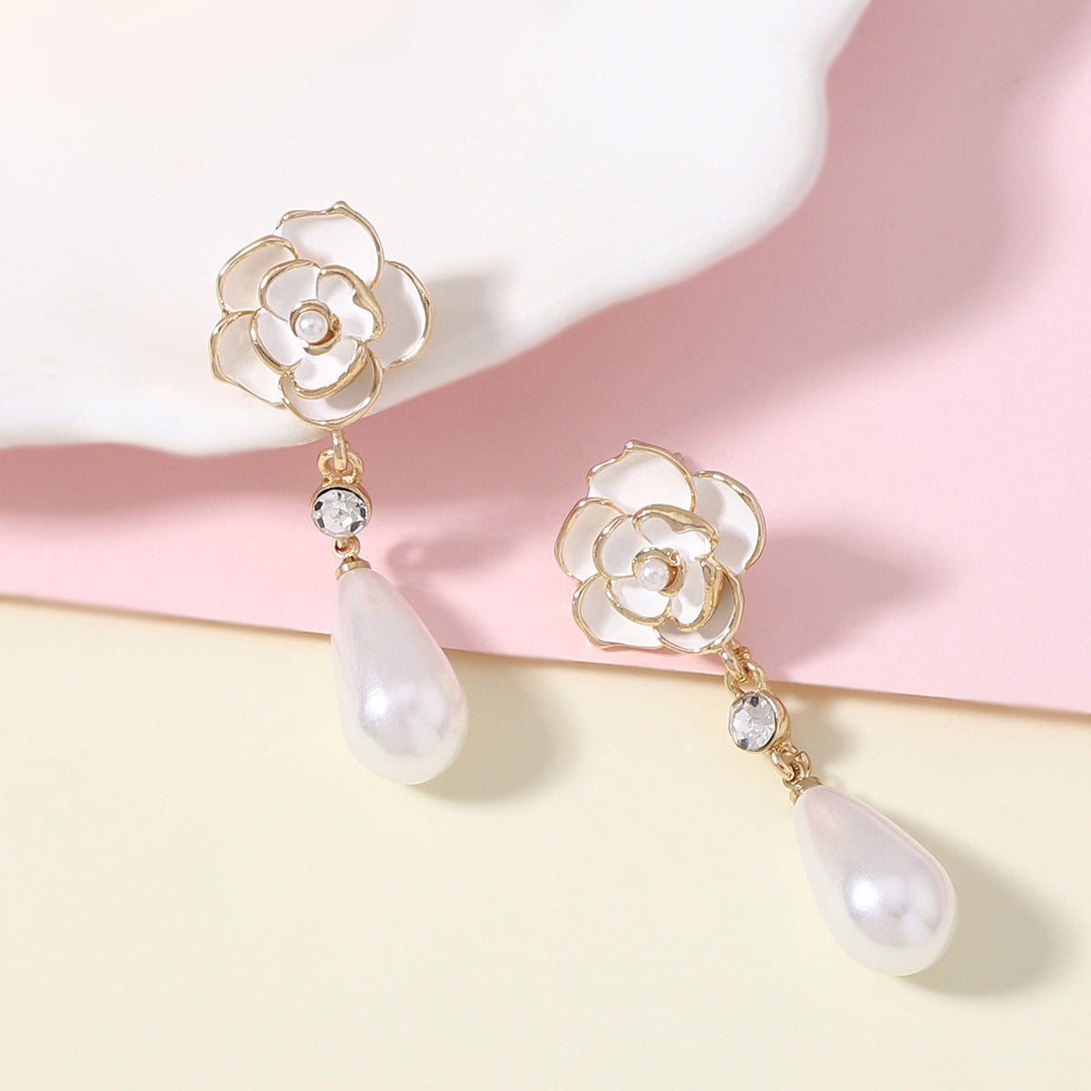 Romantic Pearl Earring for Special Moments