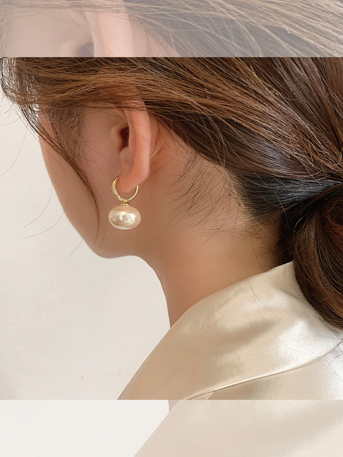 Classic Pearl Earring with Timeless Appeal