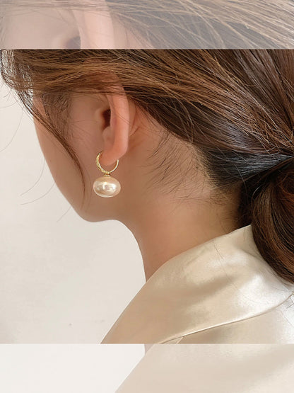 Classic Pearl Earring with Timeless Appeal