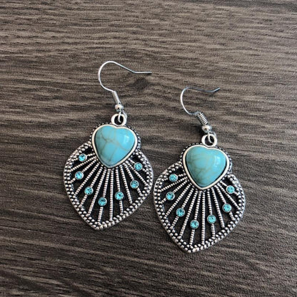 Charming Earring for Any Occasion