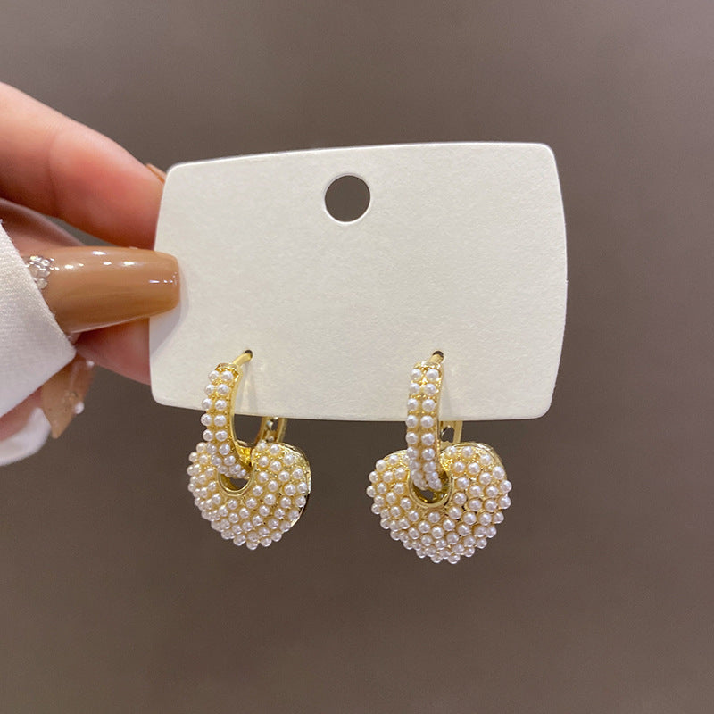 Charming Pearl Earring for Any Occasion