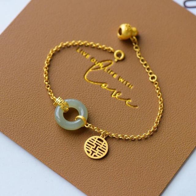Beautiful Gold Bracelet with Unique Style