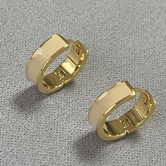 Beautiful Gold Earring with Unique Style