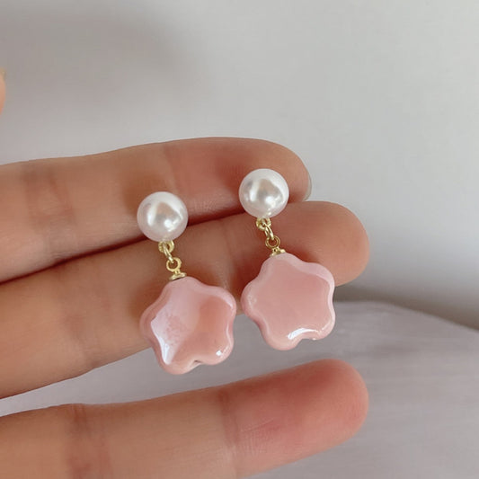Classic Earring with Timeless Appeal