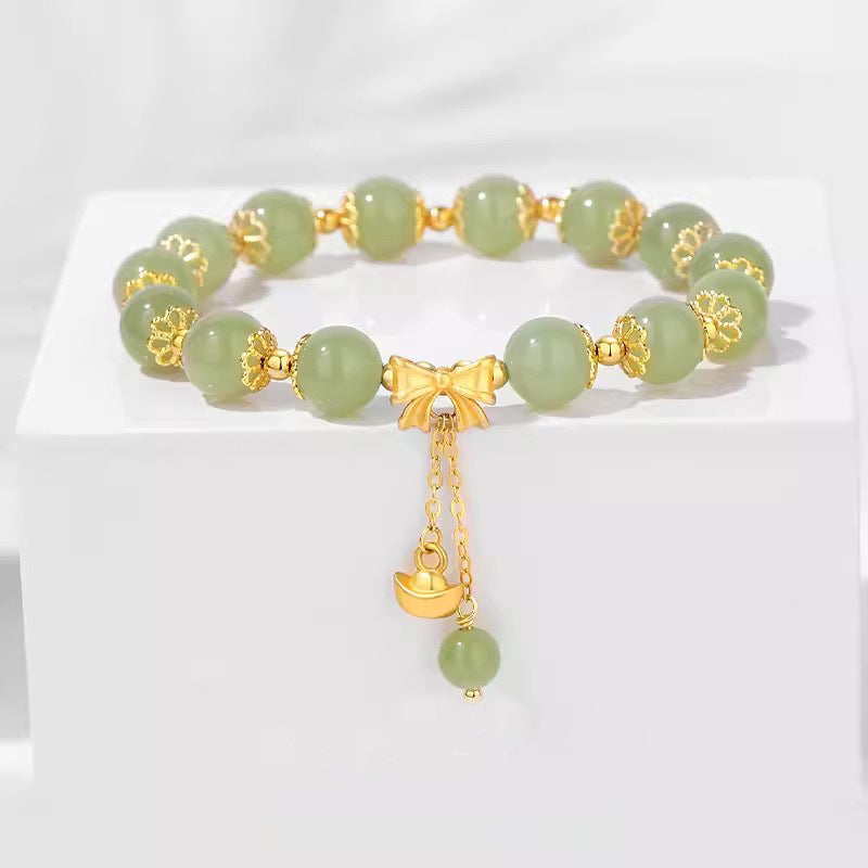 Classic Silver Bracelet with Timeless Appeal