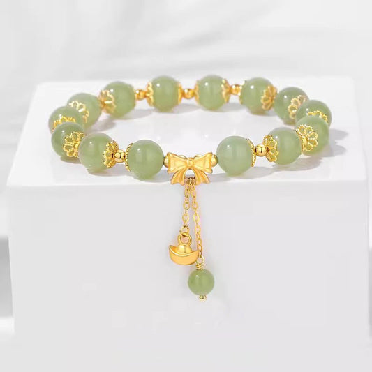 Classic Silver Bracelet with Timeless Appeal