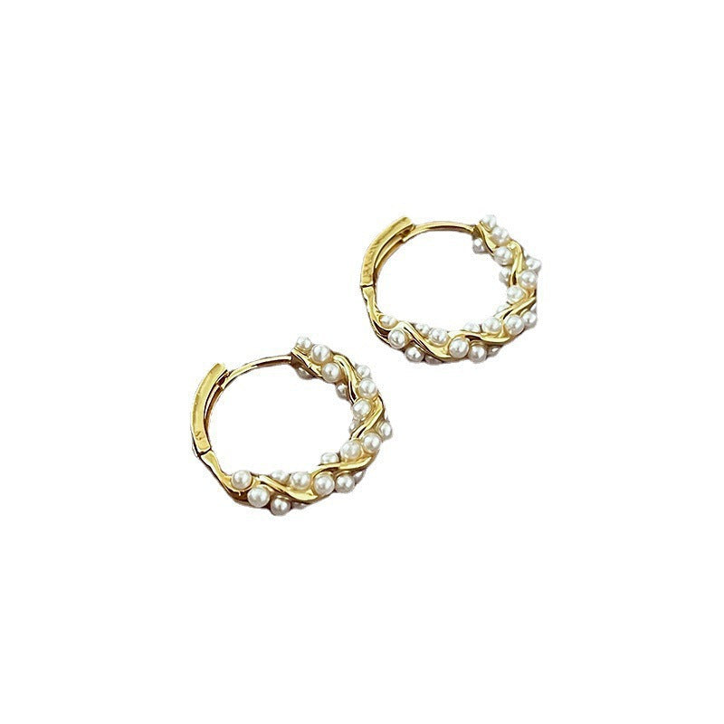 Romantic Pearl Earring for Special Moments