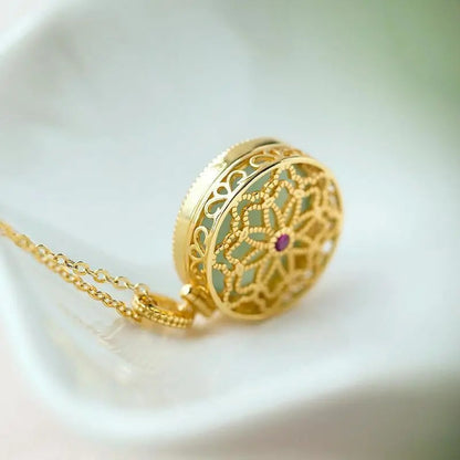 Beautiful Gold Necklace with Unique Style