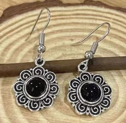 Charming Silver Earring for Any Occasion